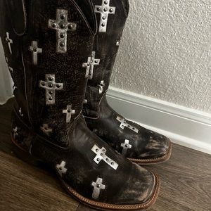 Cross Square Toe Boots